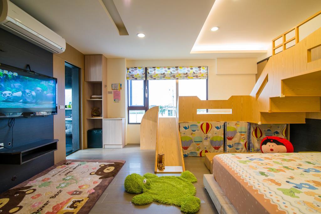 宜人生活溜滑梯親子民宿 Easylife B&B Tungsan Szoba fotó