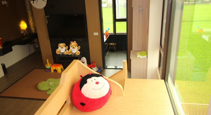 宜人生活溜滑梯親子民宿 Easylife B&B Tungsan Szoba fotó